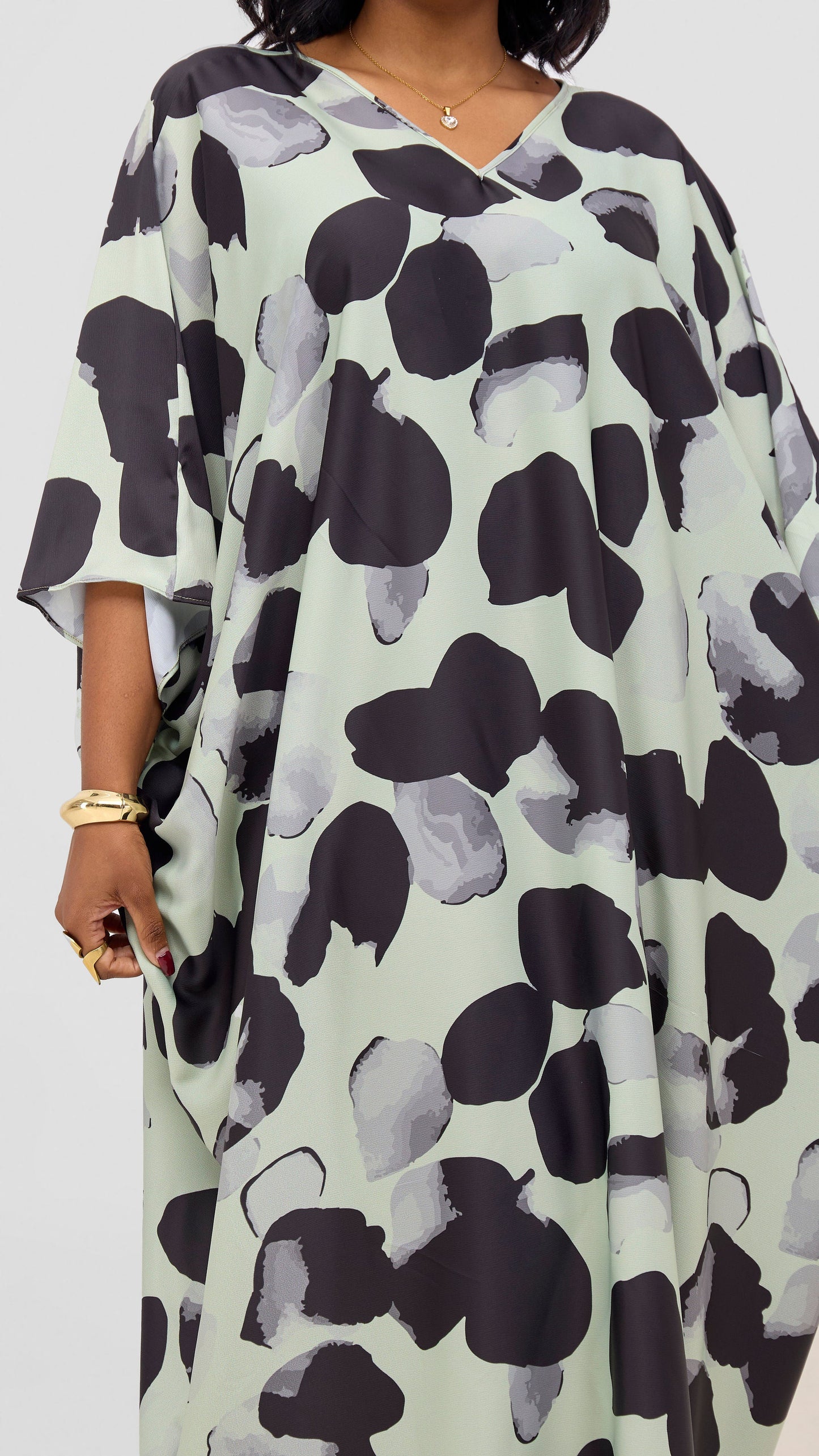 Vivo Keza V-Neck Maxi Kaftan - Olive / Black Arisi Print