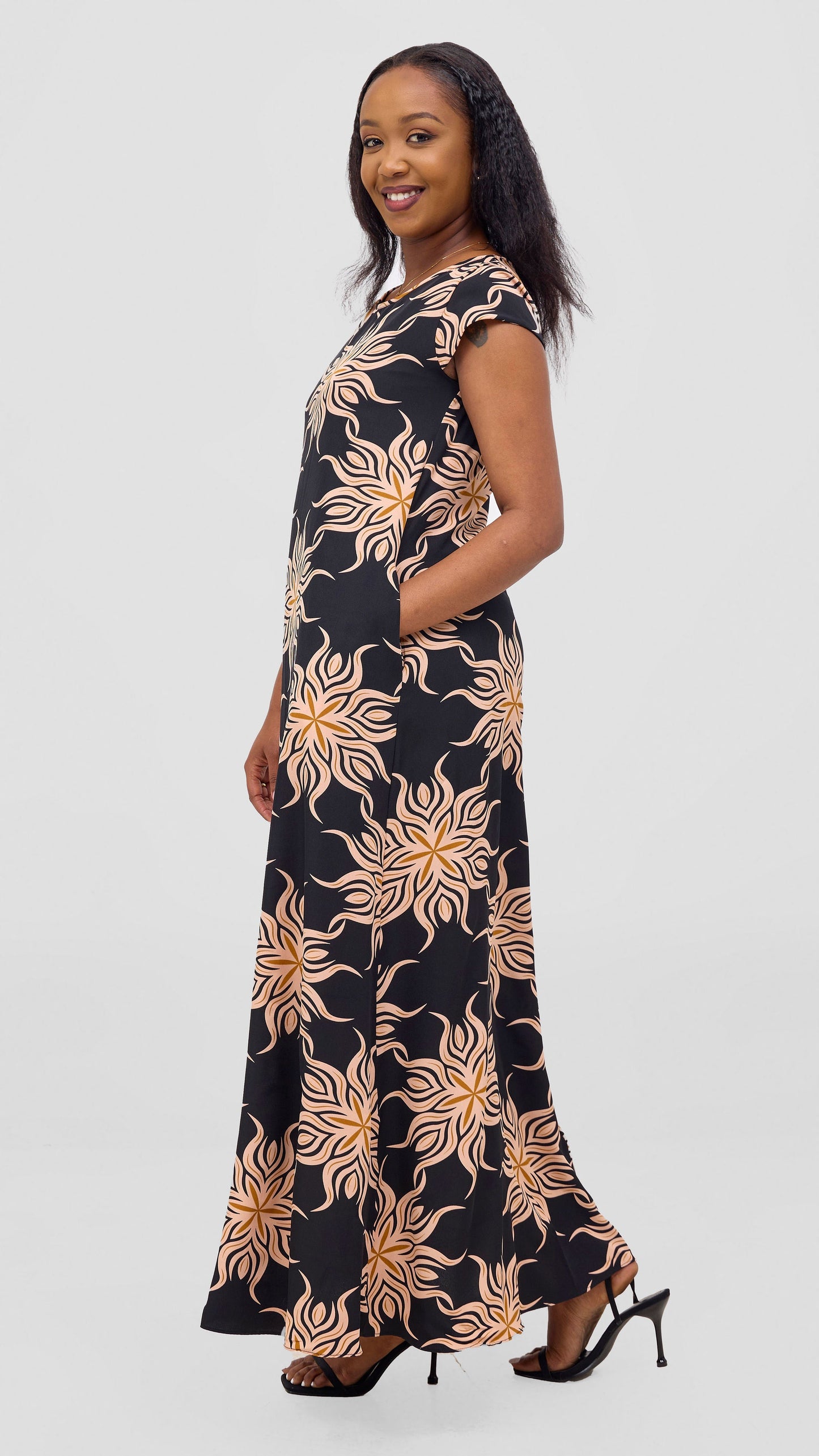 Vivo Basic Round Neck Maxi Dress - Black / Rust Print