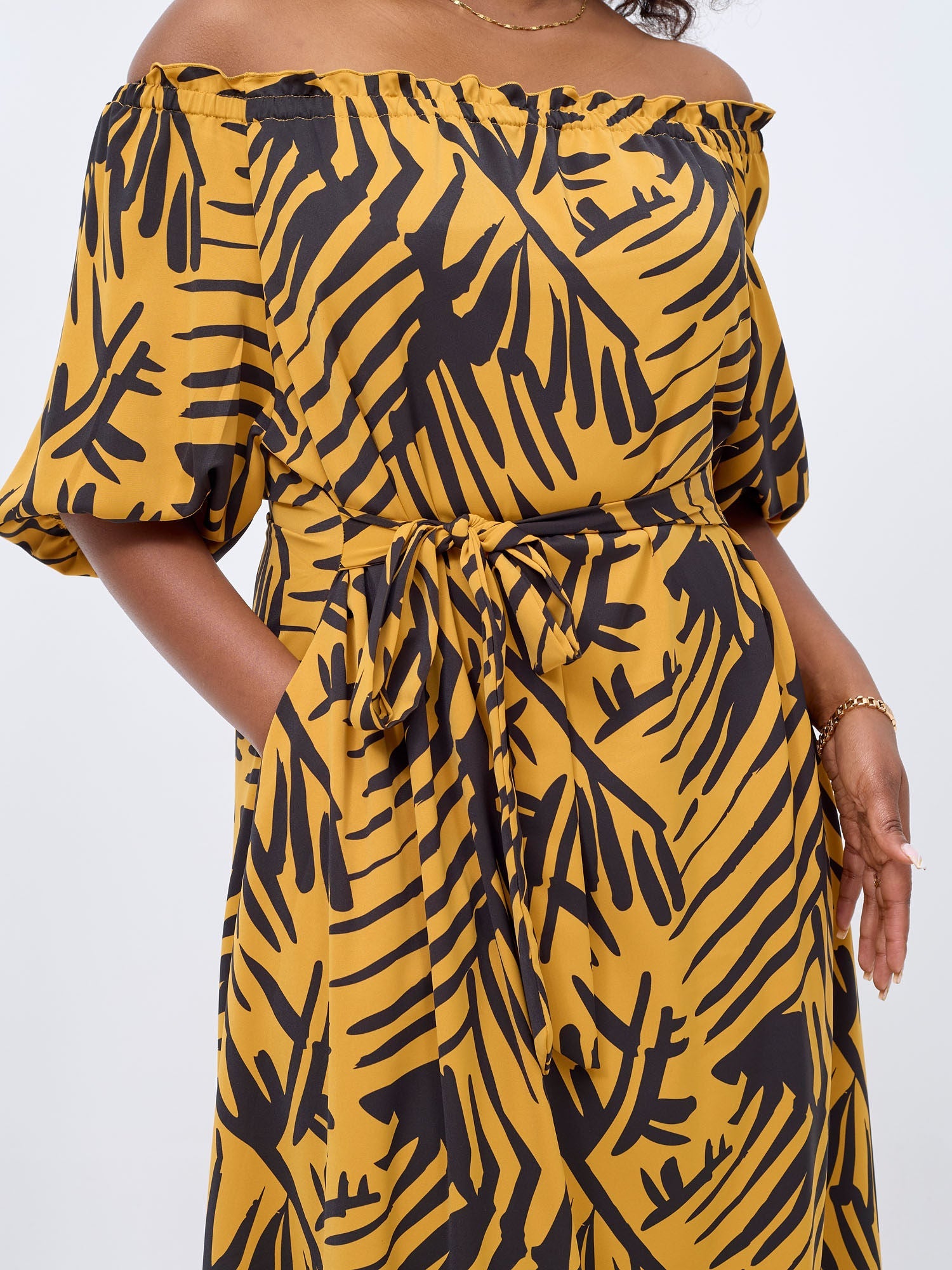 Vivo Ayla Bubble Sleeve Maxi Dress - Mustard / Black Lala Print