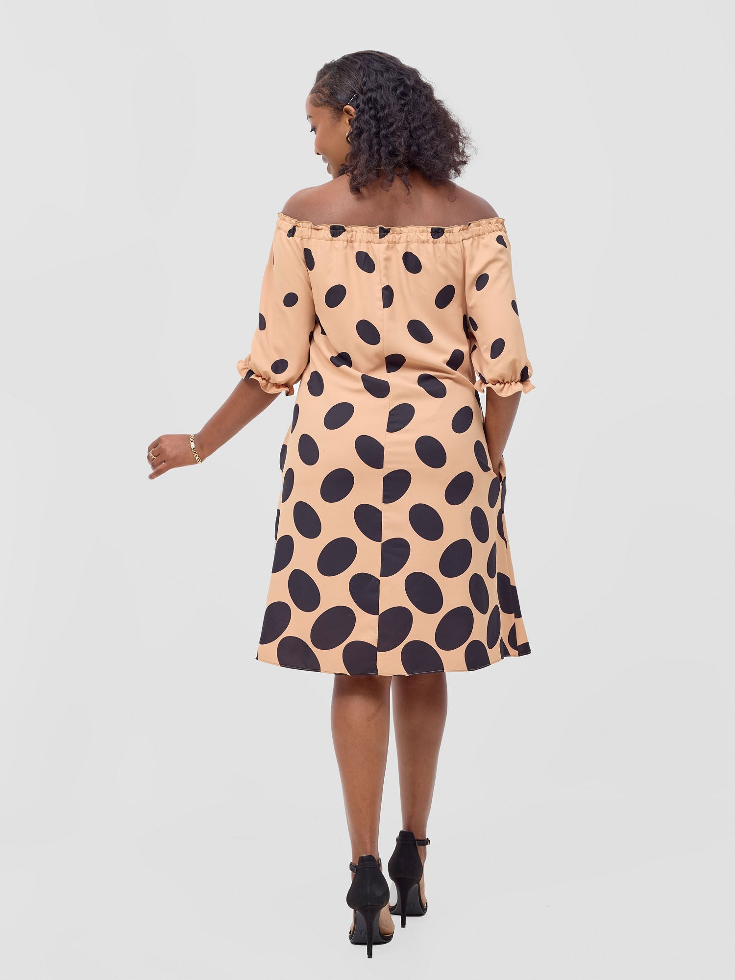 Vivo Ayla Off-Shoulder Dress - Tan / Black Meti Print