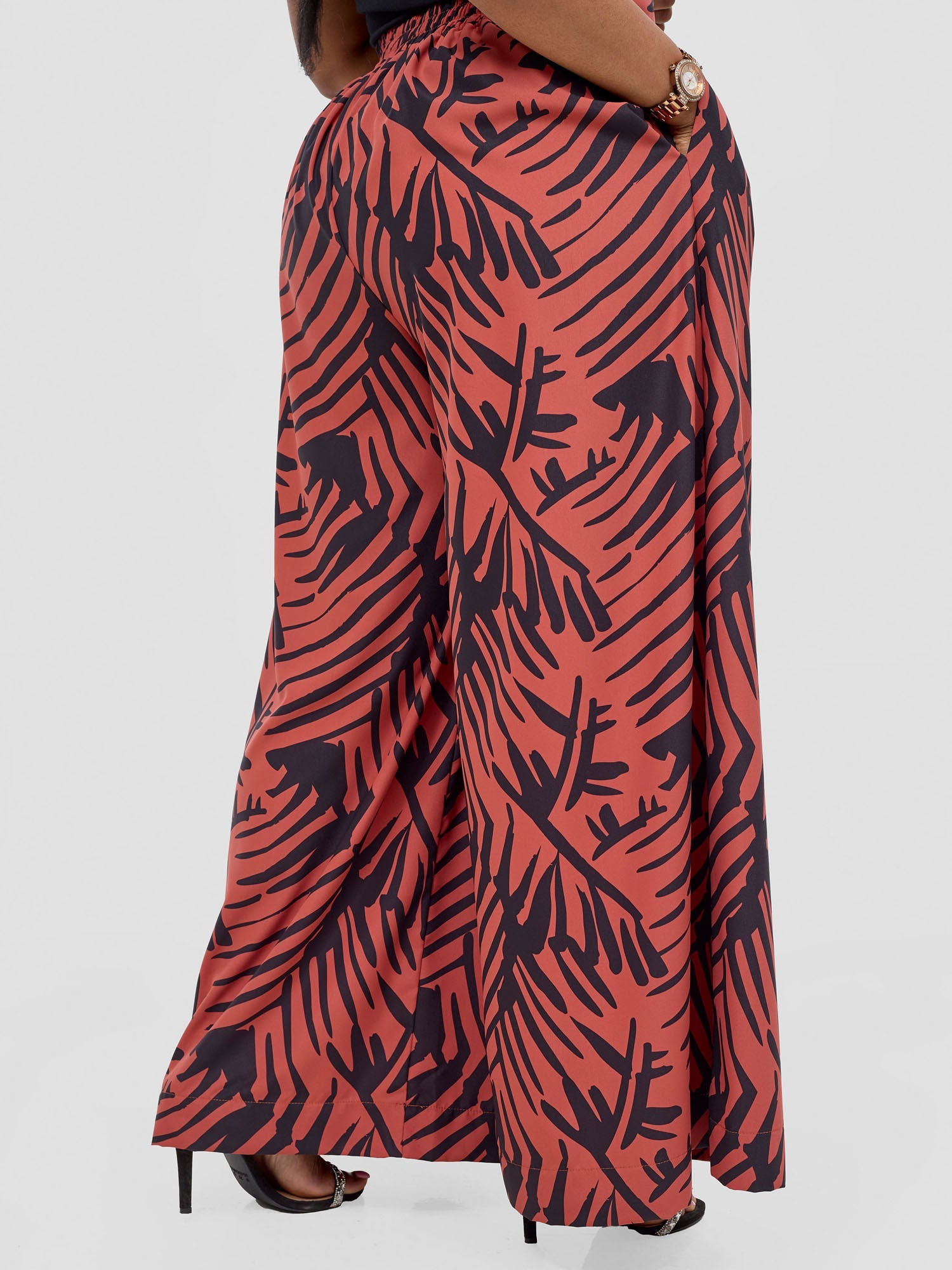 Vivo Ayla Crepe Pants - Rust / Black Lala Print