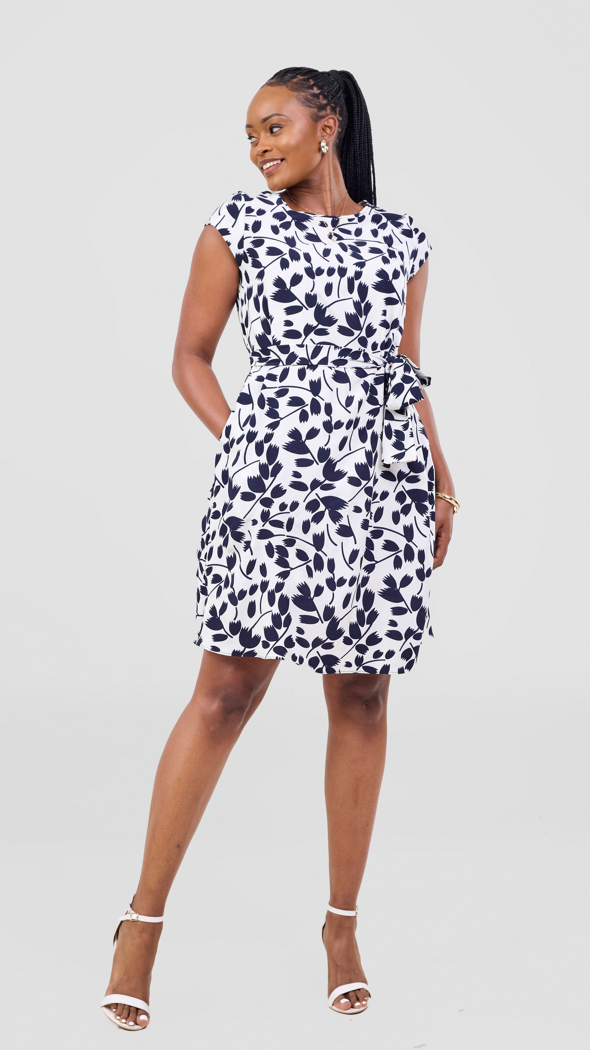 Vivo Basic Cap Sleeve Knee Length Dress - White Navy Print