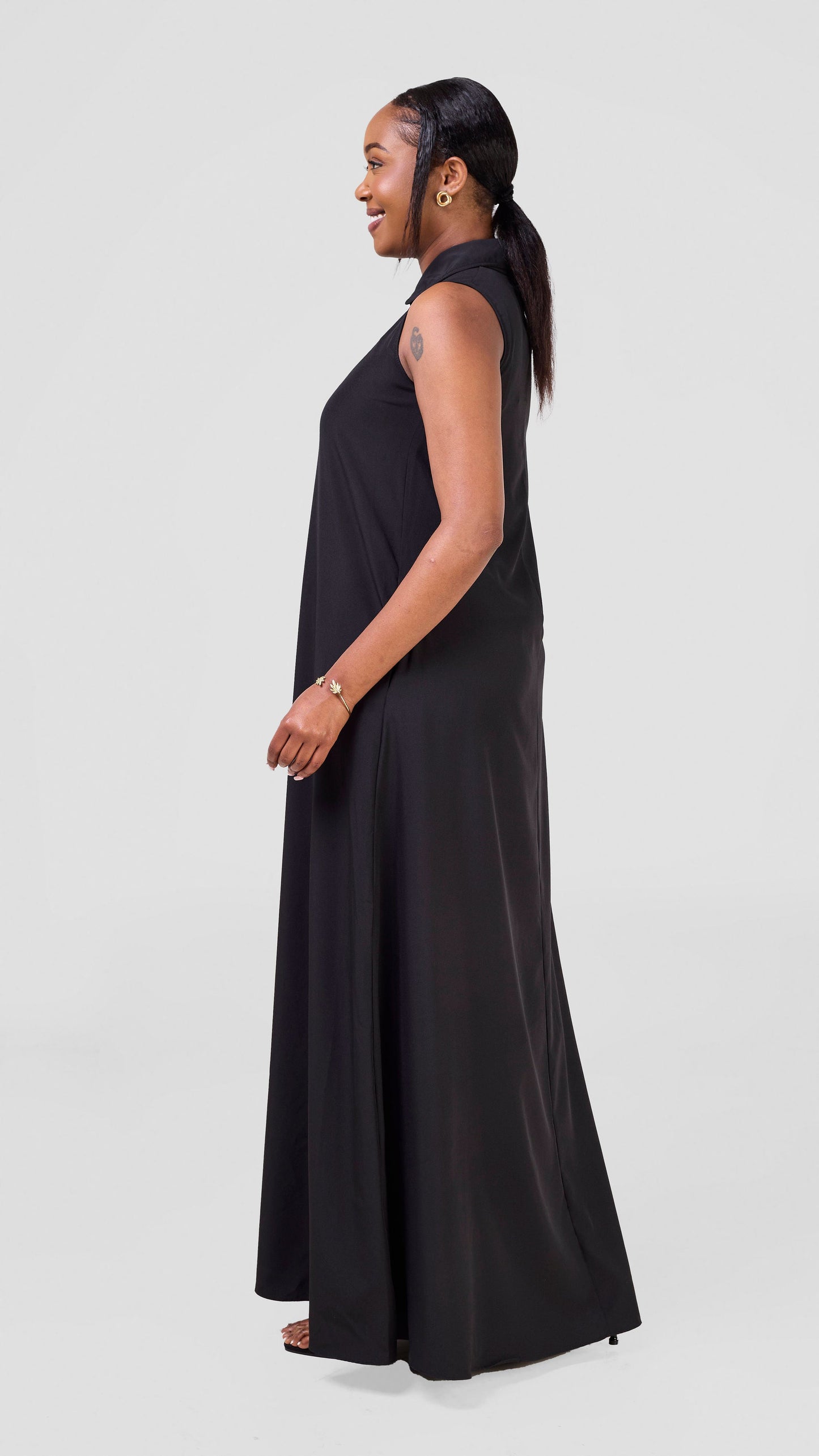 Vivo Asha Sleeveless Maxi Dress - Black