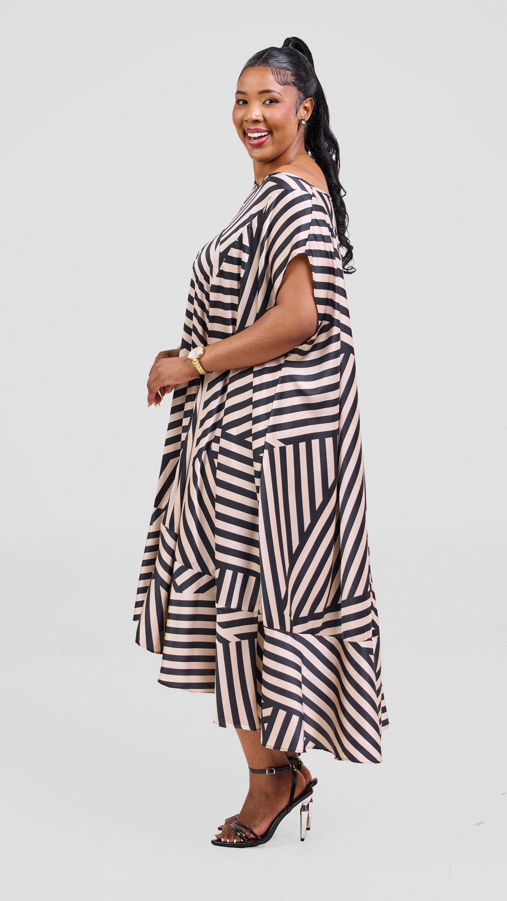 Vivo Samira Cape Dress - Beige / Black Print