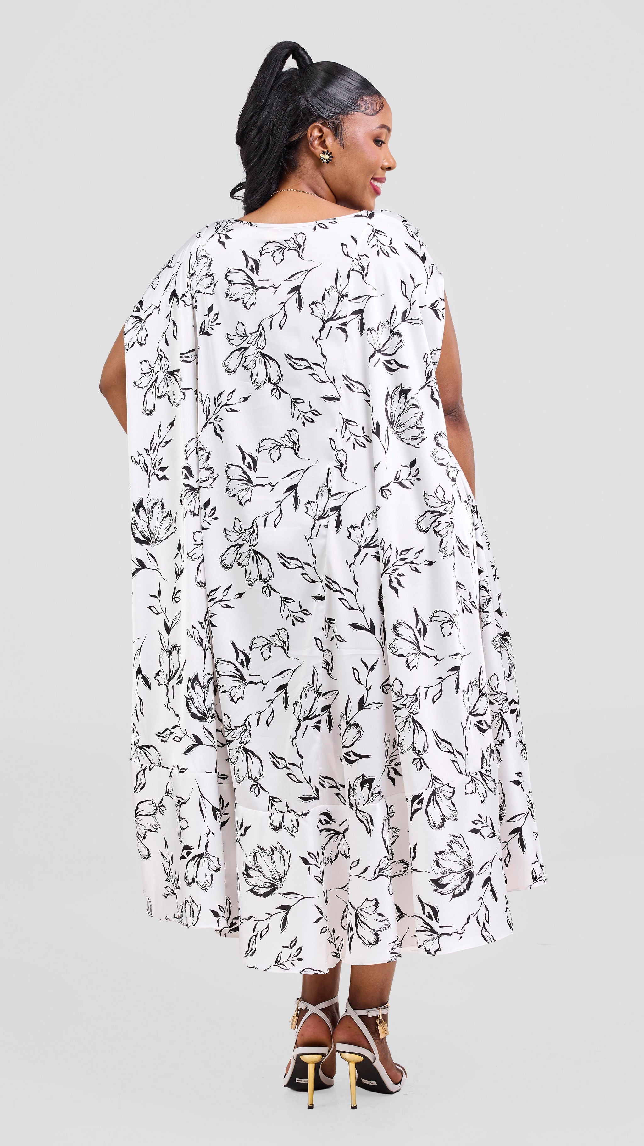 Vivo Samira Cape Dress - White / Black Print