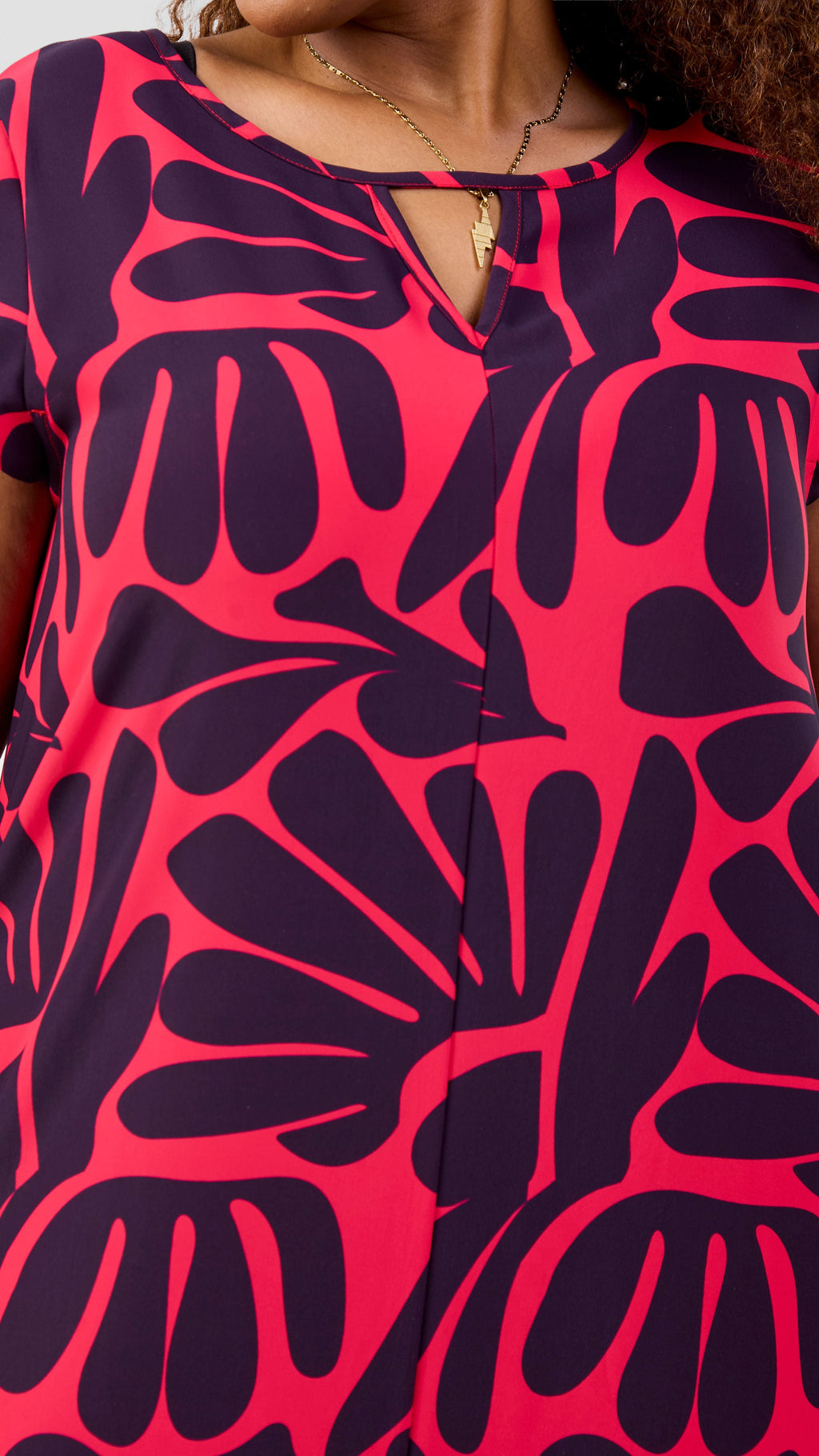 Vivo Sakari Cap Sleeve Maxi Dress - Pink / Navy Amari Print