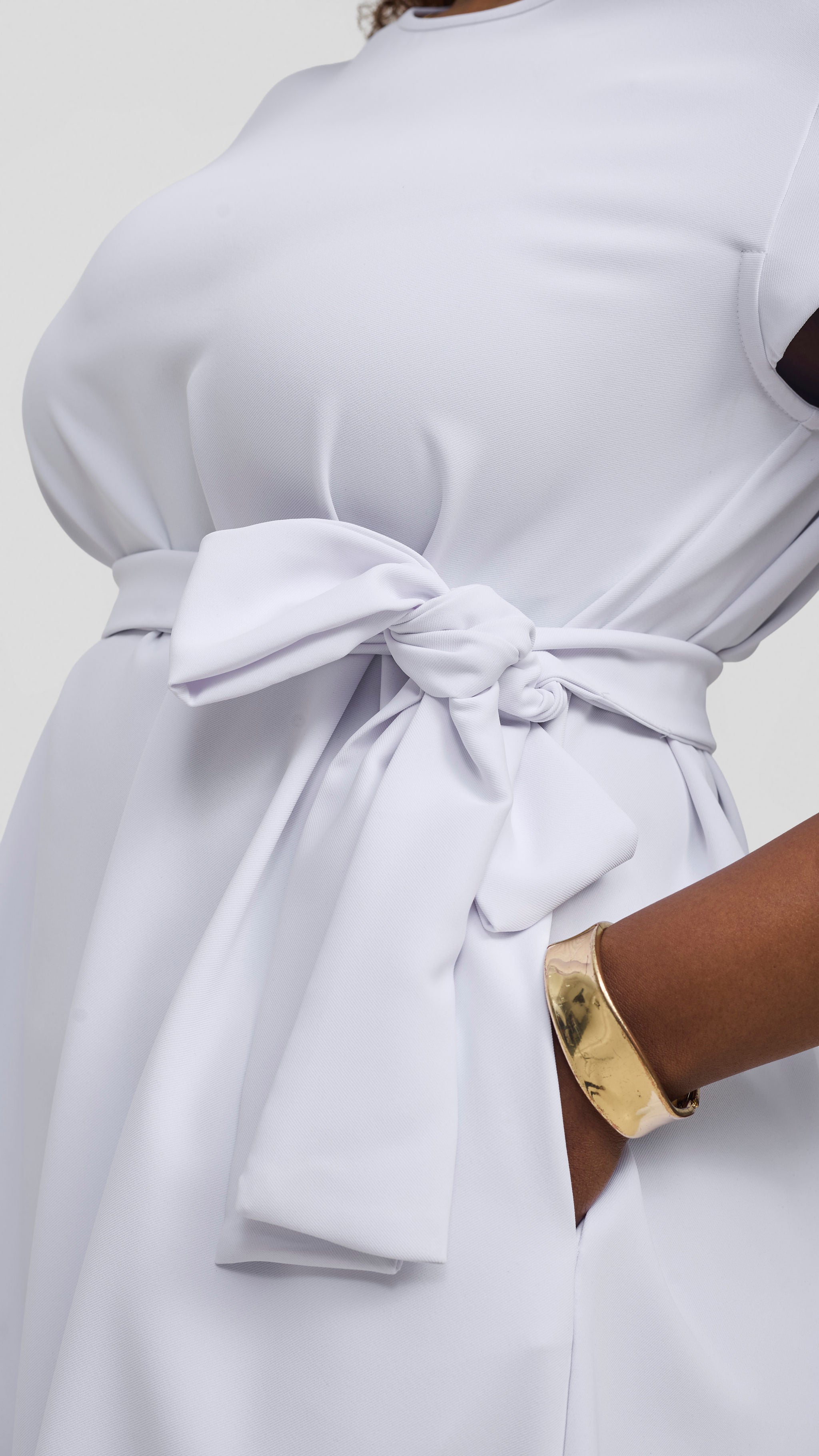 Vivo Pendo Cap Sleeve Tent Knee Length Dress - White