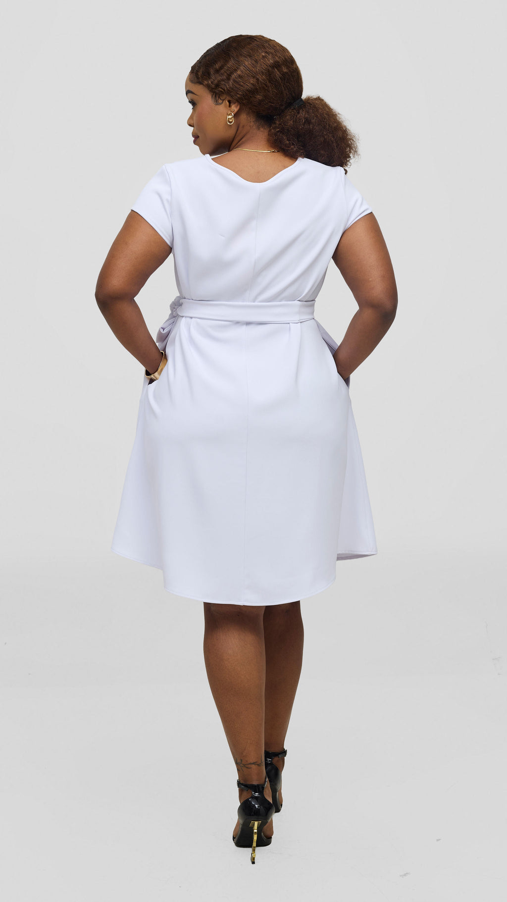 Vivo Pendo Cap Sleeve Tent Knee Length Dress - White
