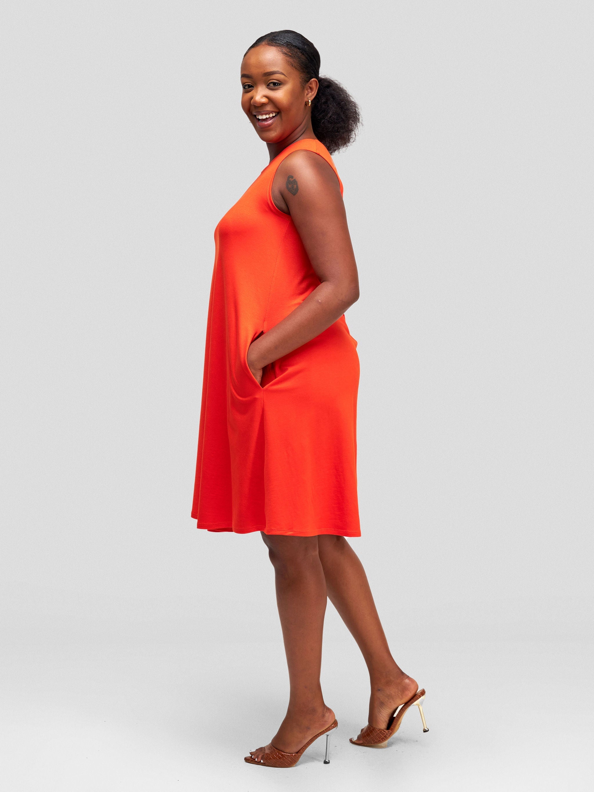 Vivo Basic Julia Back Pleat Knee Length Dress - Orange