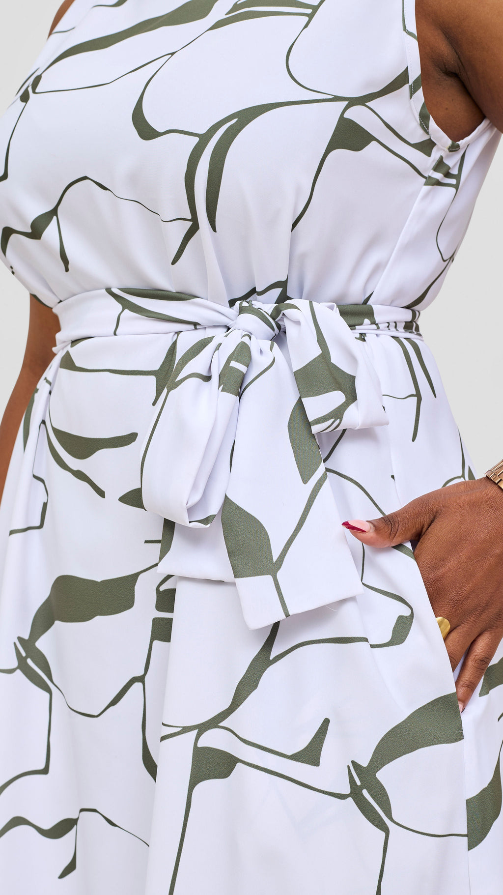 Vivo Basic Sleeveless Tent Dress - White / Olive Ziza Print