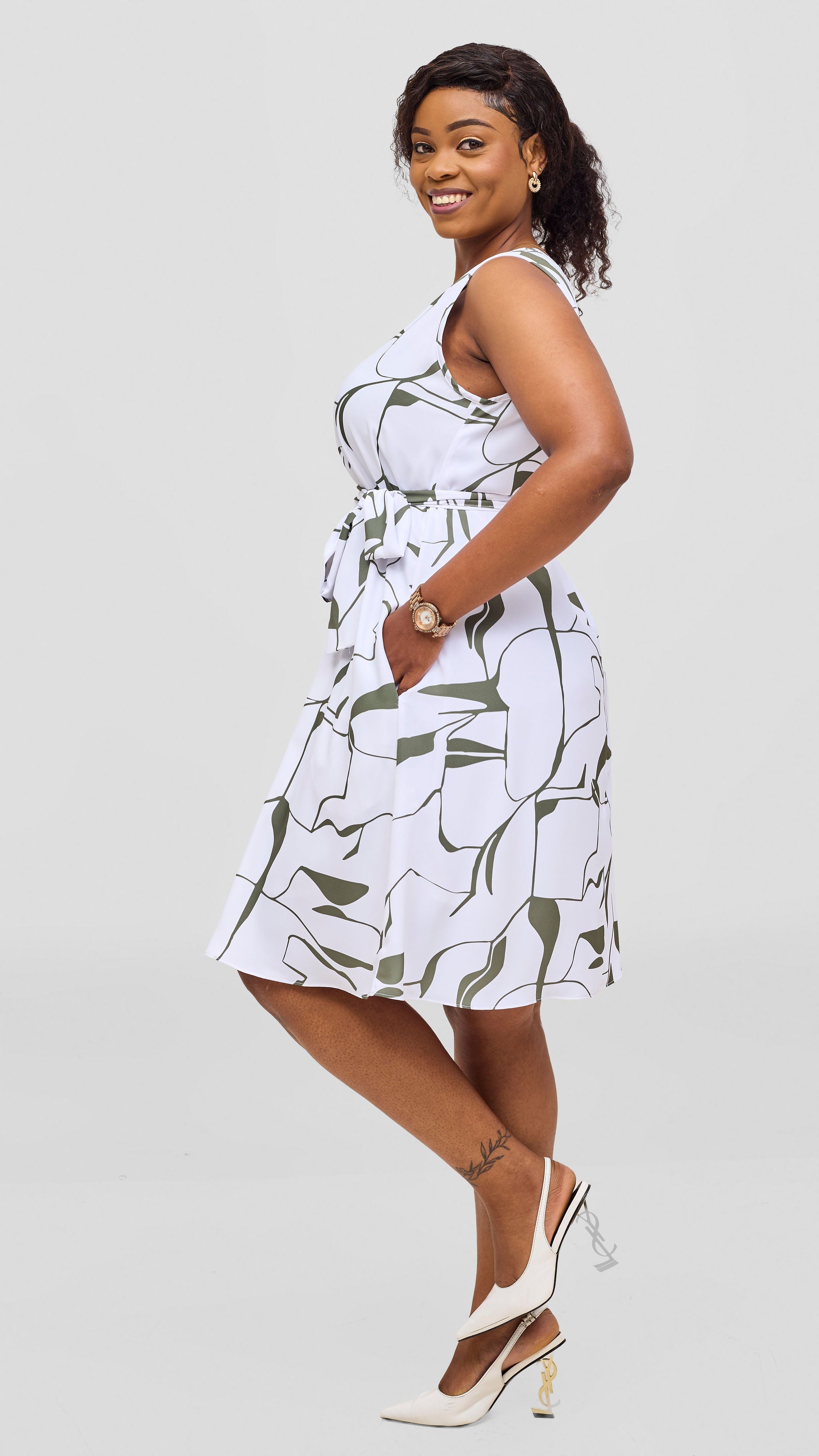 Vivo Basic Sleeveless Tent Dress - White / Olive Ziza Print