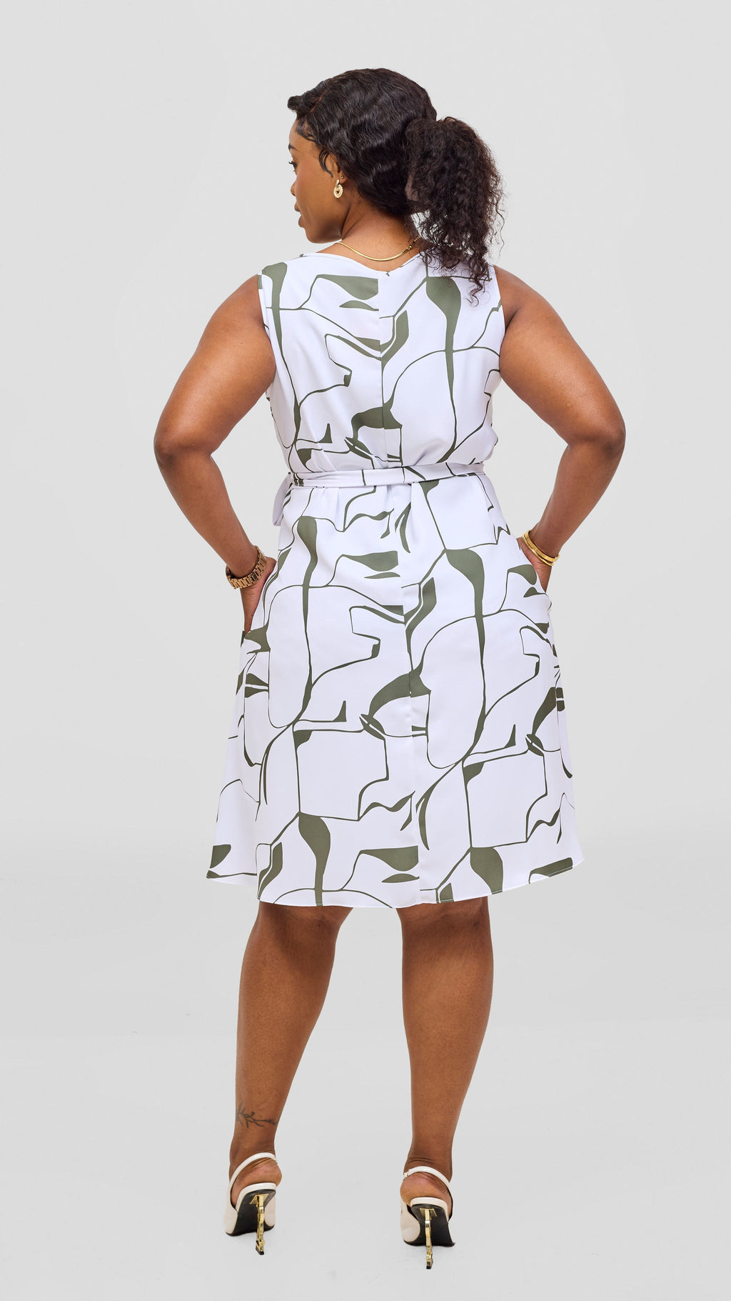 Vivo Basic Sleeveless Tent Dress - White / Olive Ziza Print