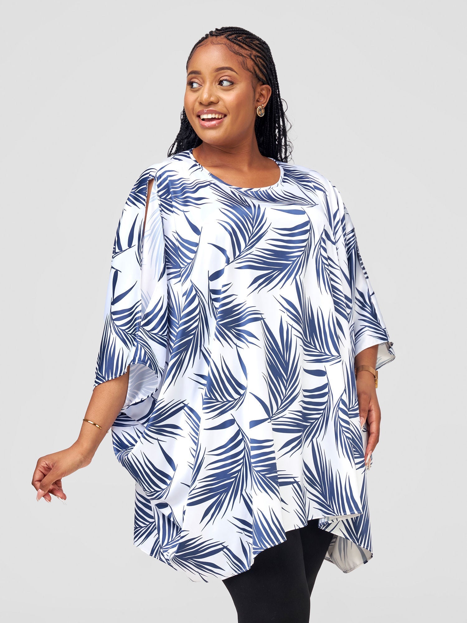 Vivo Lani Wide Short Top - Navy / White Siri Print