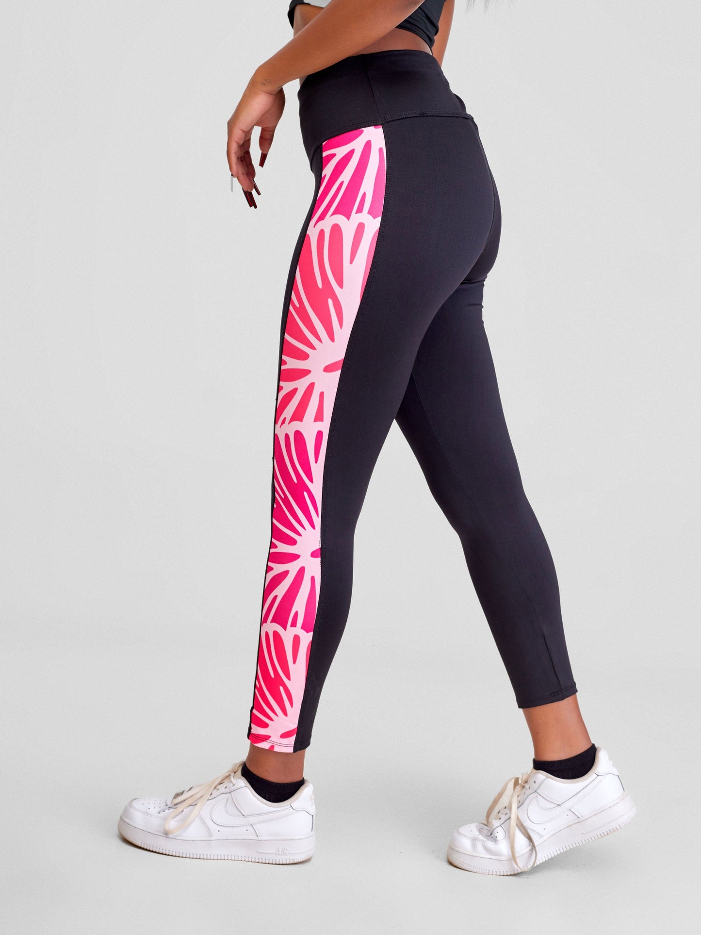 Vivo Lero Capri Leggings - Black + Pink Kiwi Print