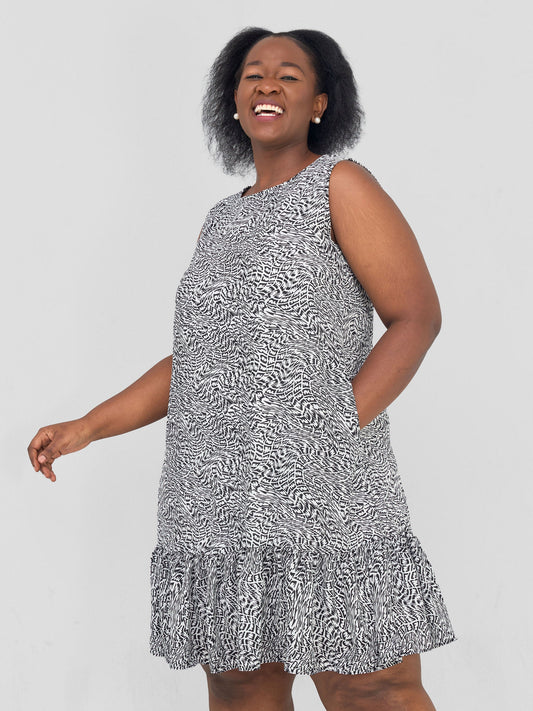 Vivo Dalia Sleeveless Gathered Tent Dress - Black / White Print