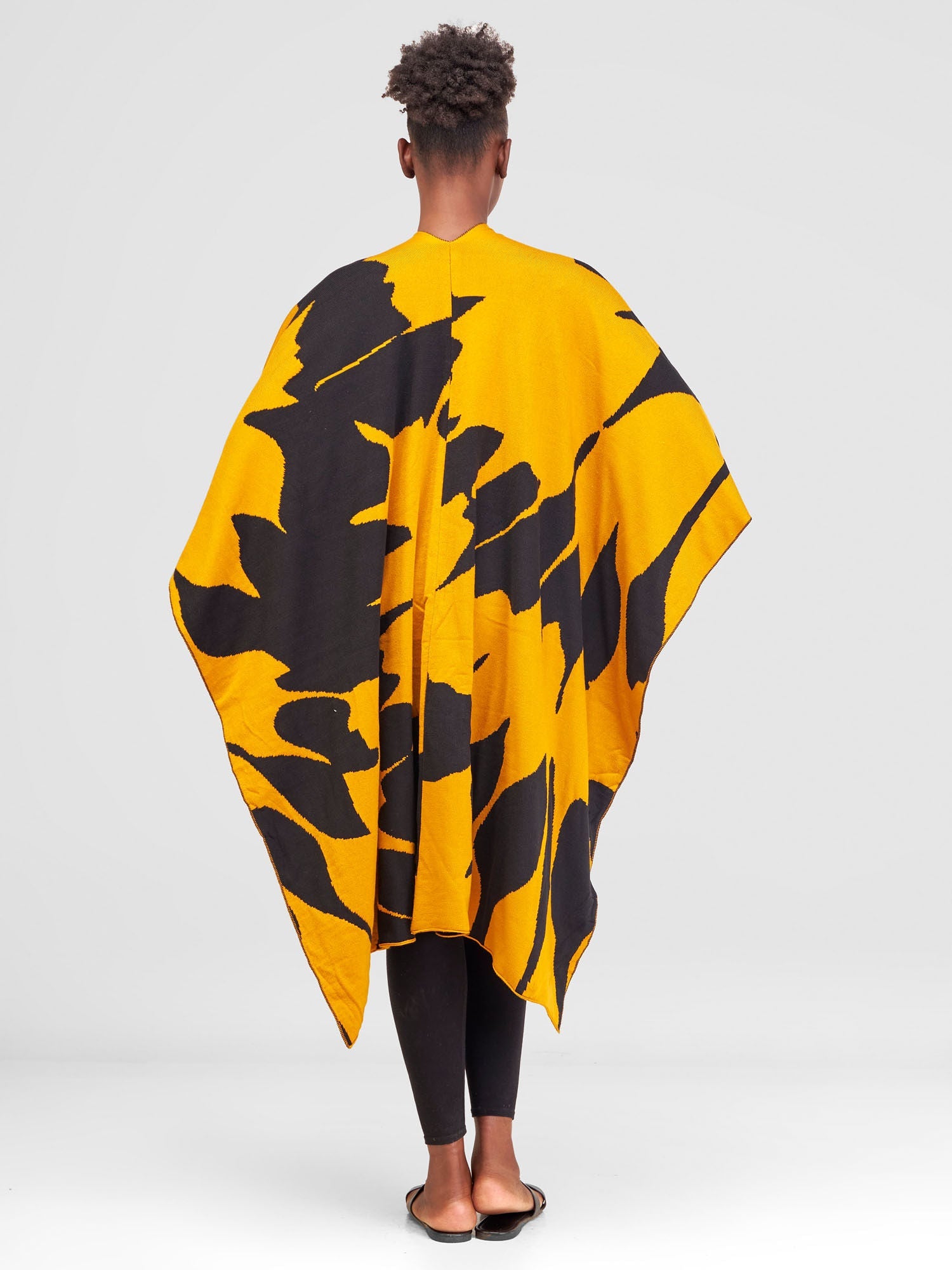 Vivo Reversible Printed Poncho - Mustard / Black Pepeo Print