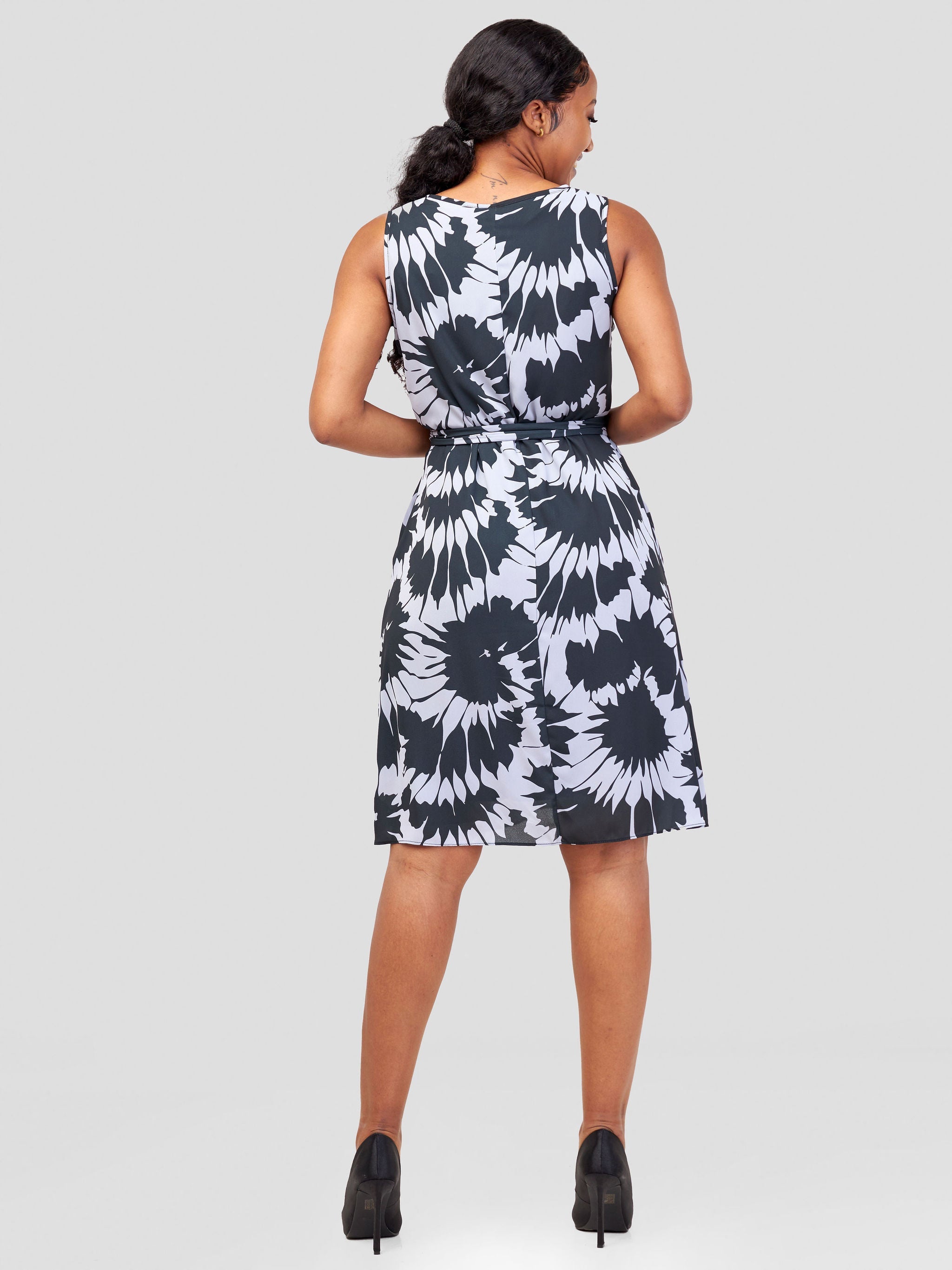 Vivo Basic Sleeveless Tent Dress - Grey / Black Print