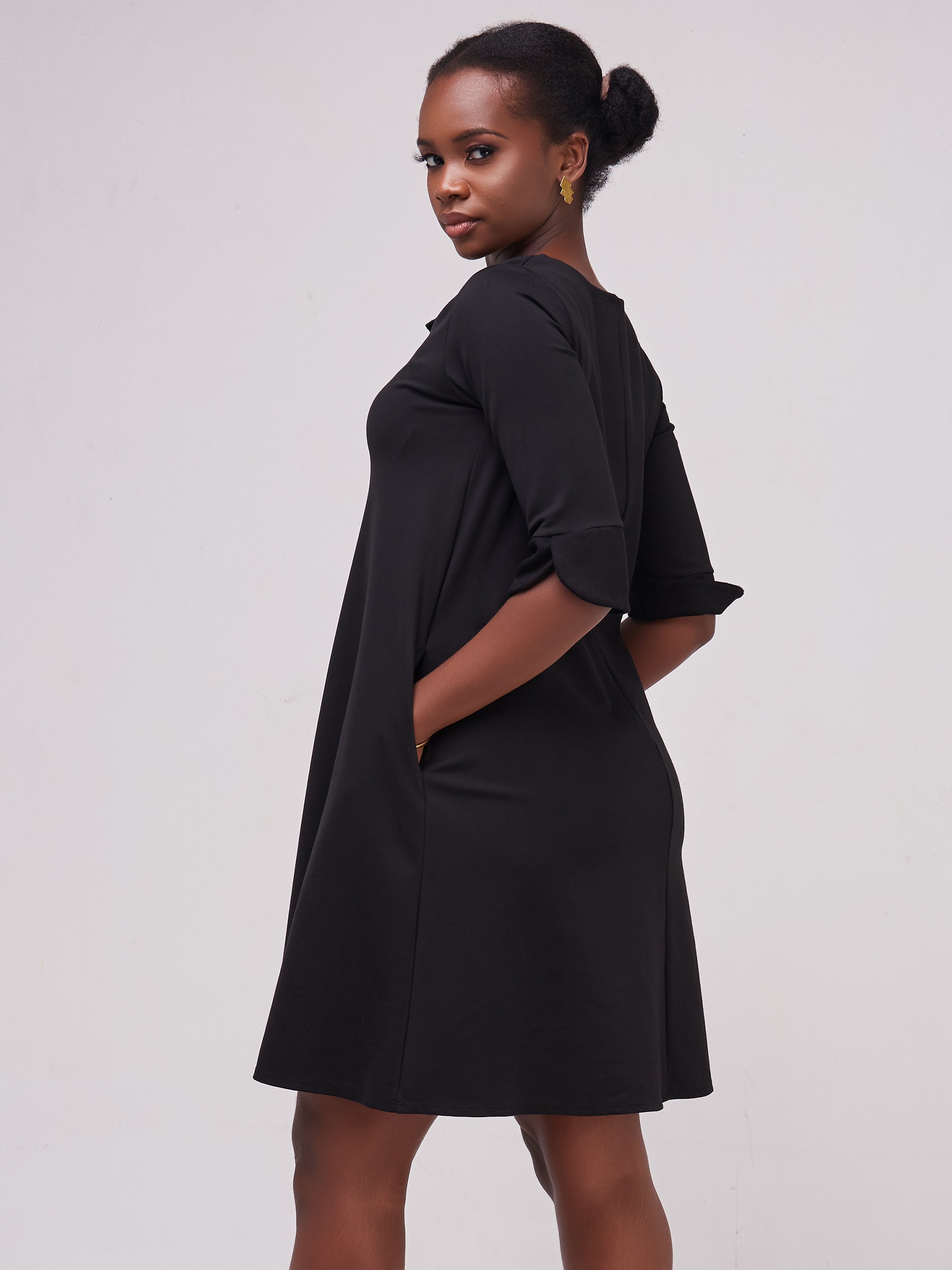 Vivo Zawadi Keyhole Dress - Black