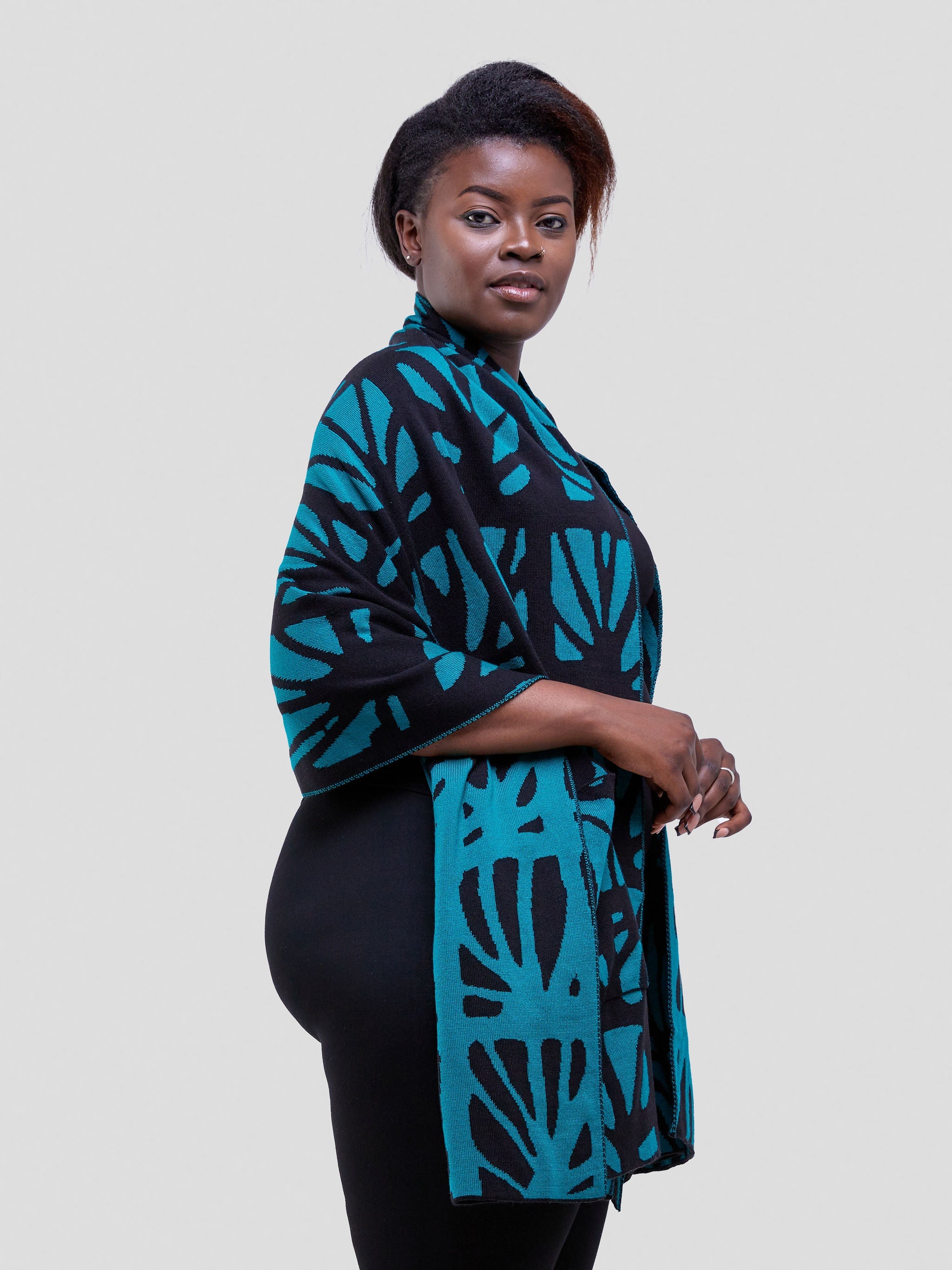 Vivo Reversible Shrug -Black / Teal Kato Print