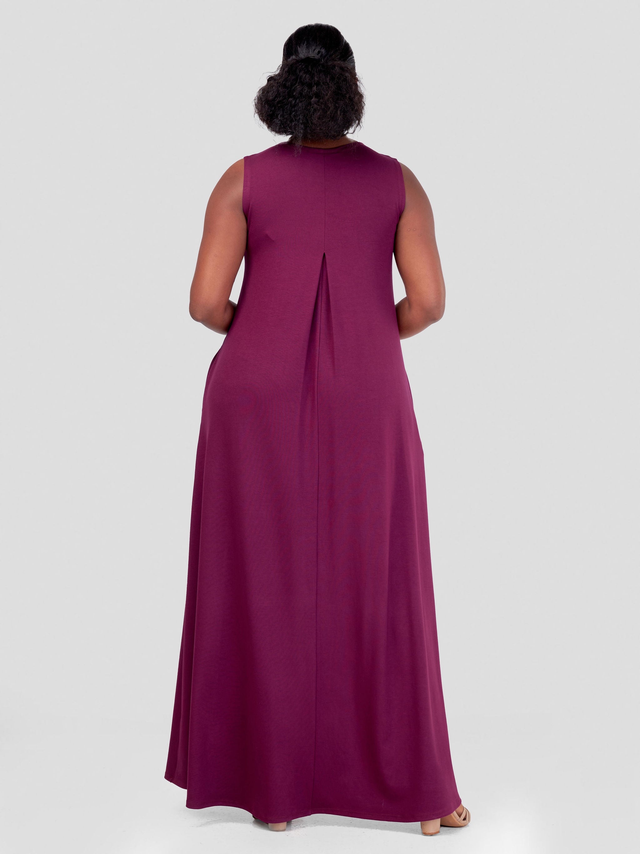 Vivo Basic Julia Back Pleat Maxi Dress - Burgundy