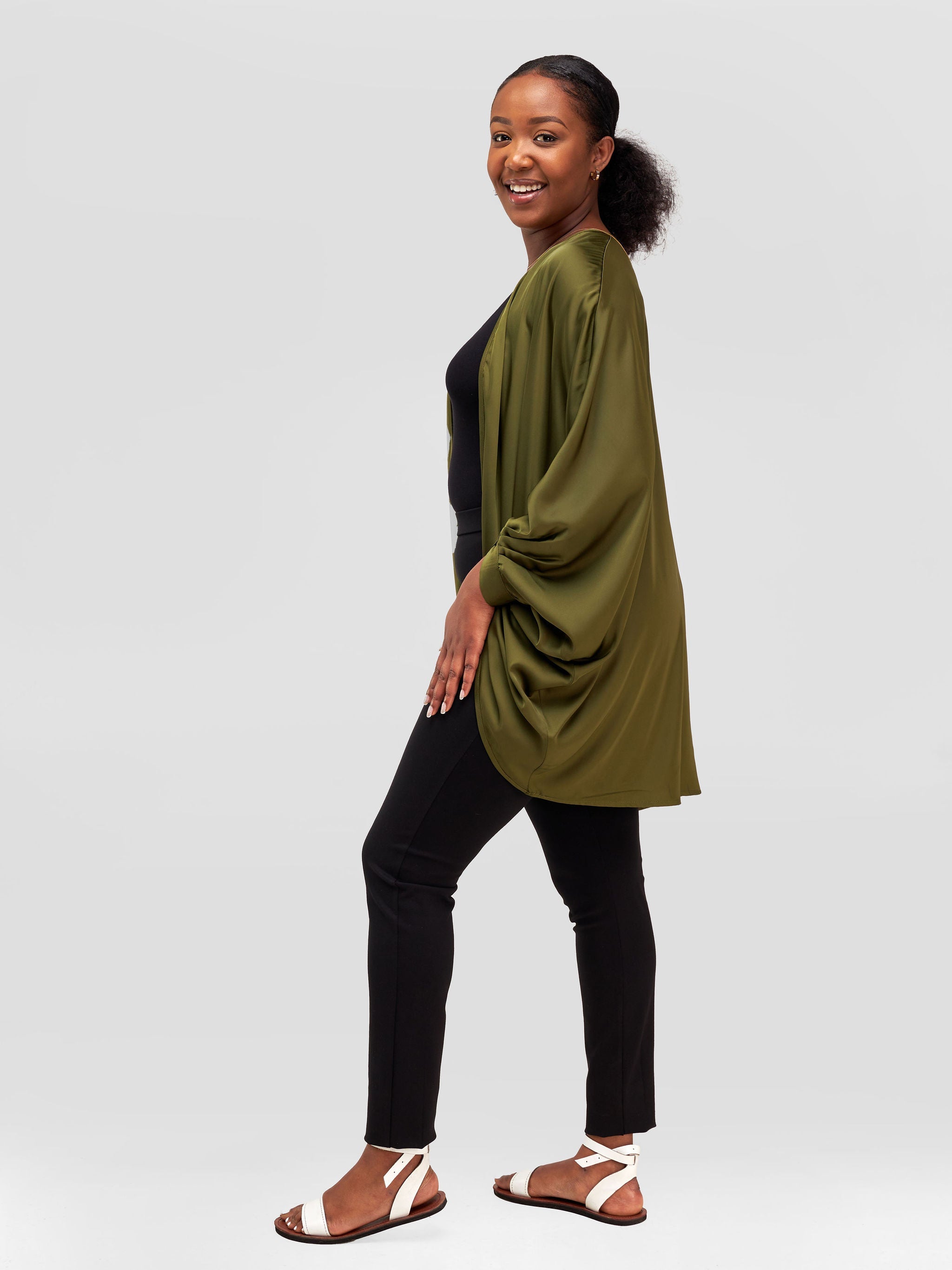 Vivo Sawari Crossed Cuff Batwing Short Kimono - Hunters Green