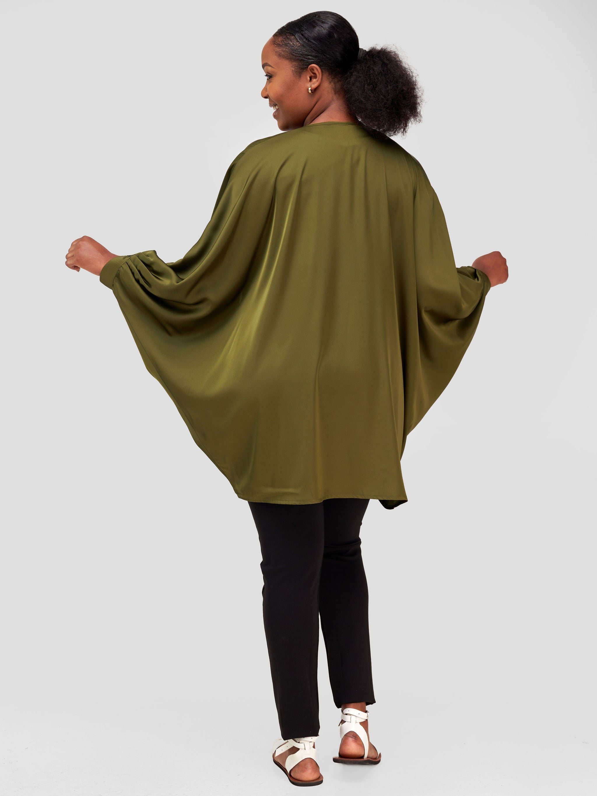 Vivo Sawari Crossed Cuff Batwing Short Kimono - Hunters Green