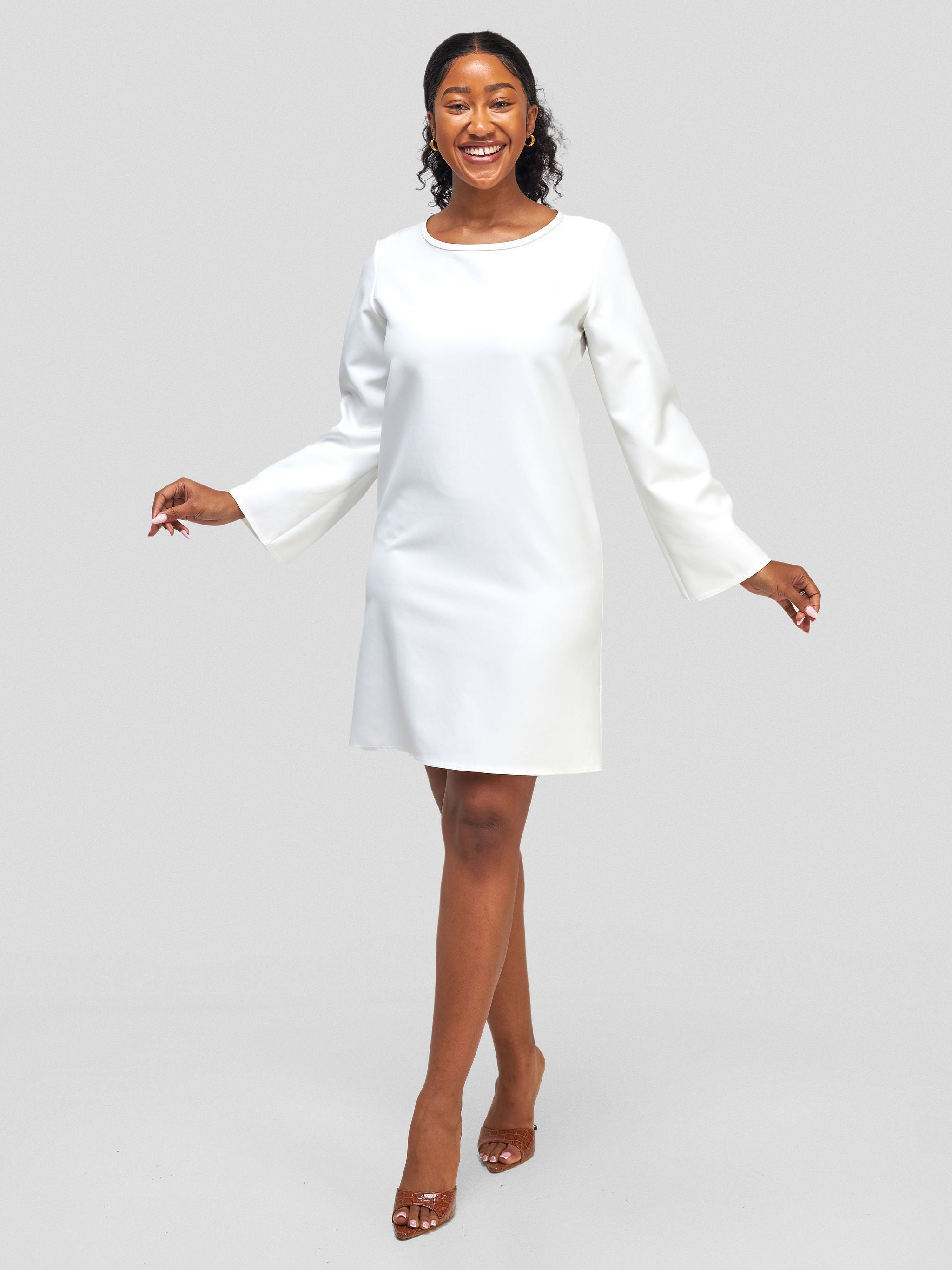 Vivo Jasiri Bell Sleeve Mini Shift Dress - White