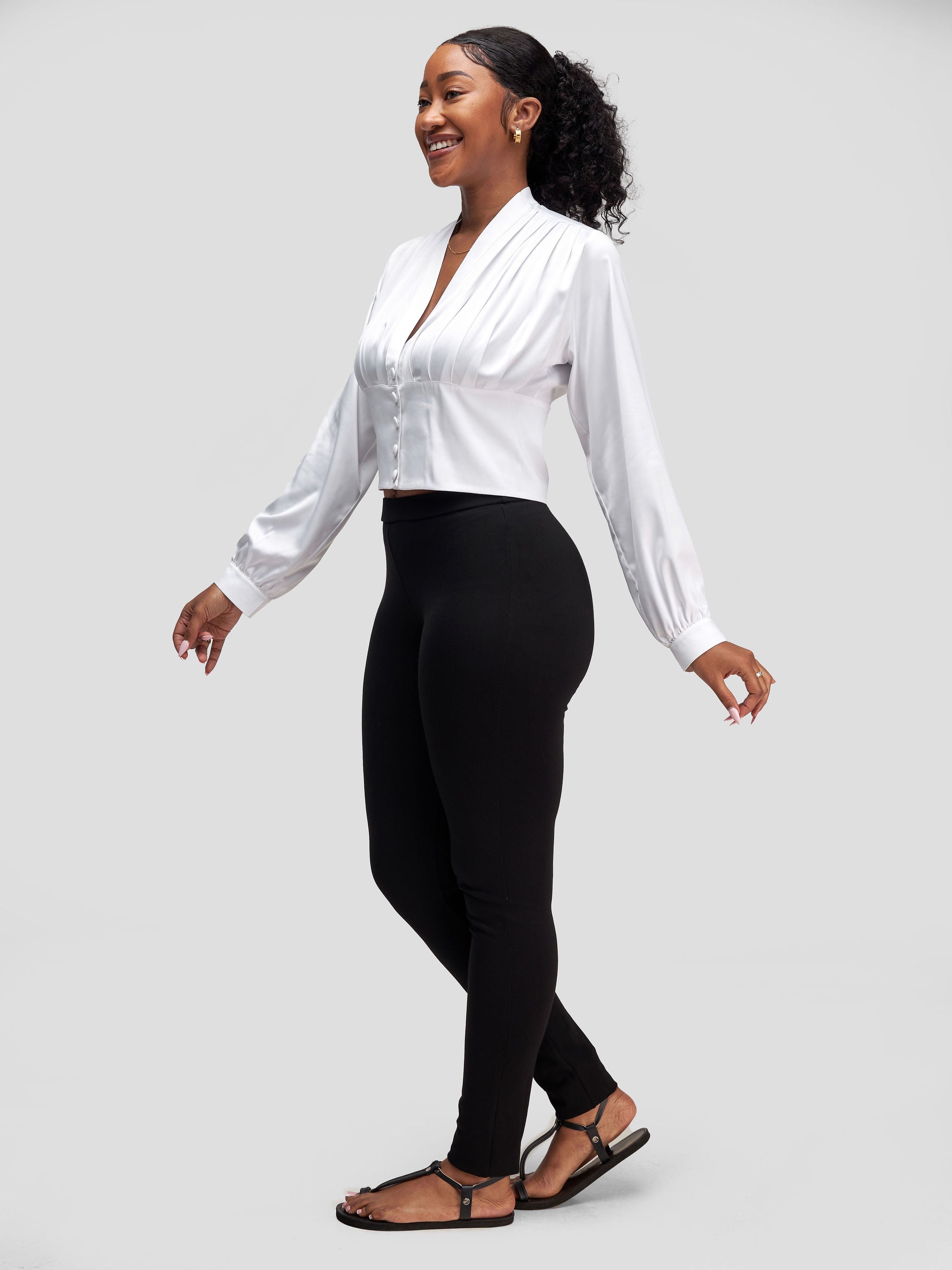 Vivo Sawari Long Sleeve V-Neck Midriff Top - White