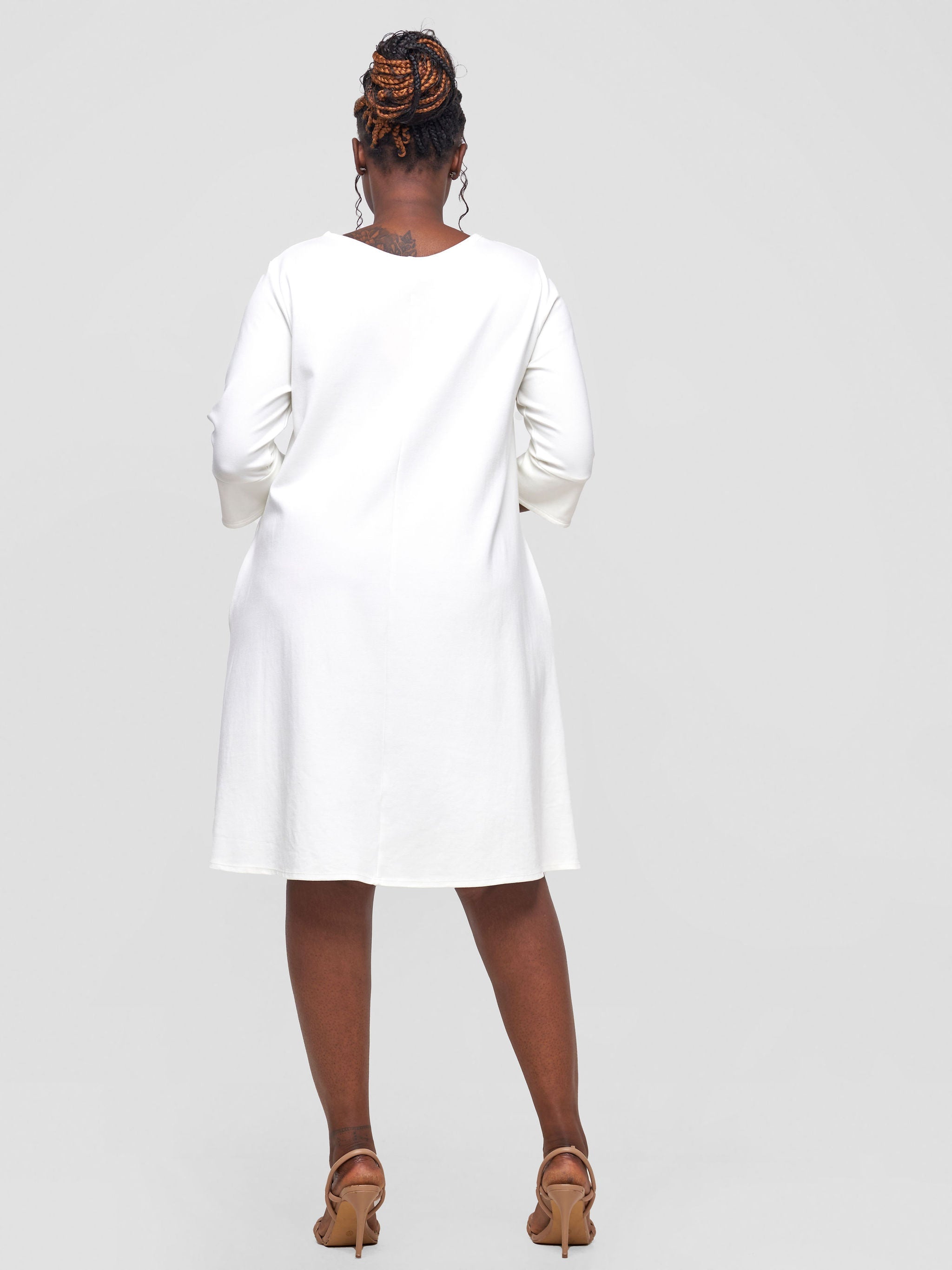 Vivo Zawadi Keyhole Dress - White