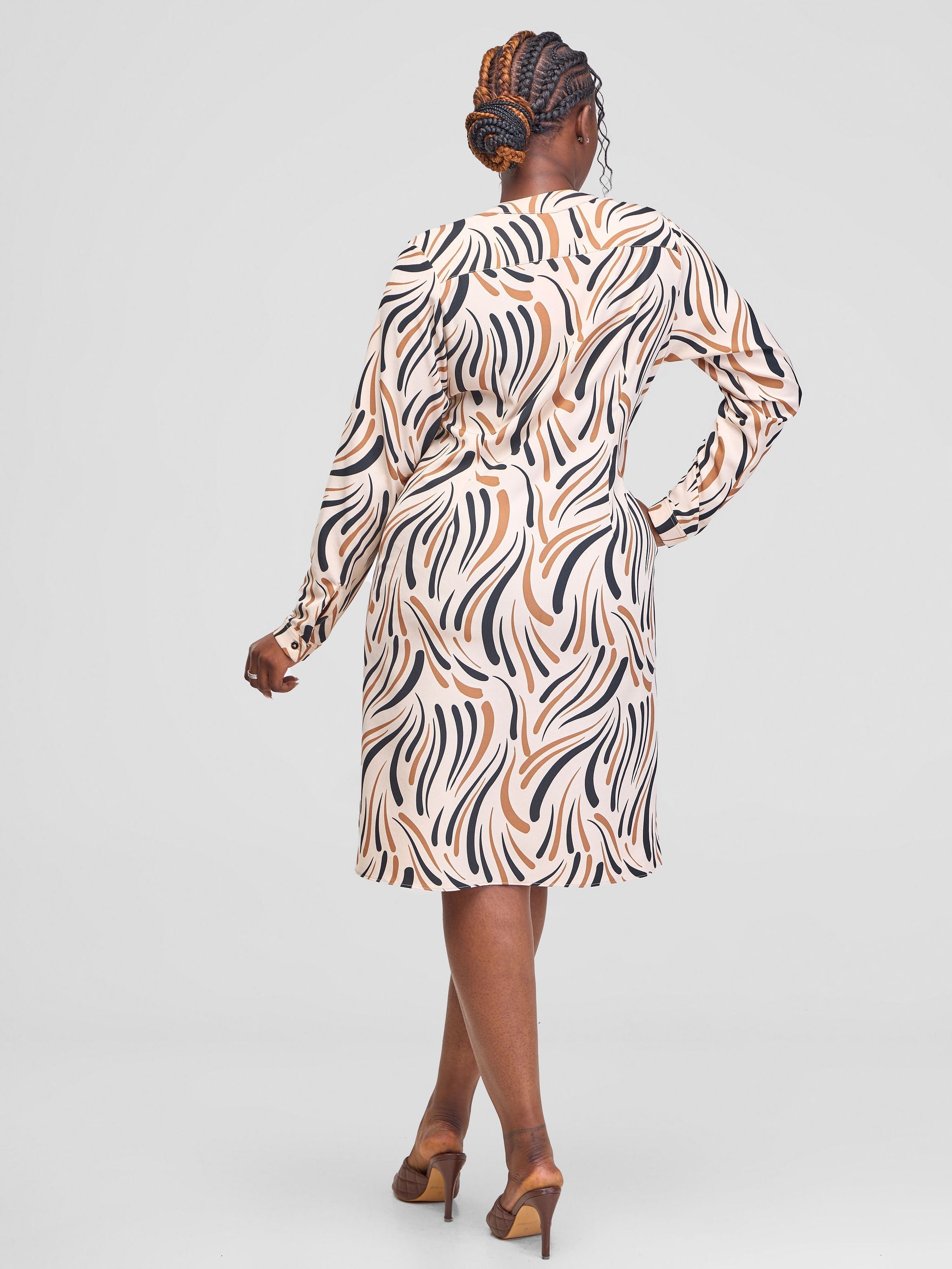 Vivo Ajani V-Neck Shift Dress - Beige Yala Print