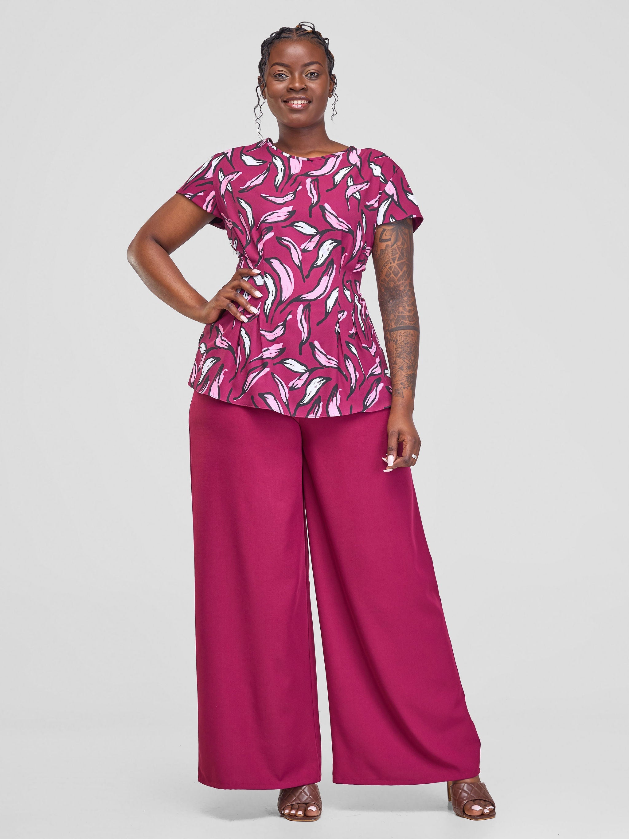 Vivo Ajani Pleated Cap Sleeve Top - Burgundy/Pink Molo Print