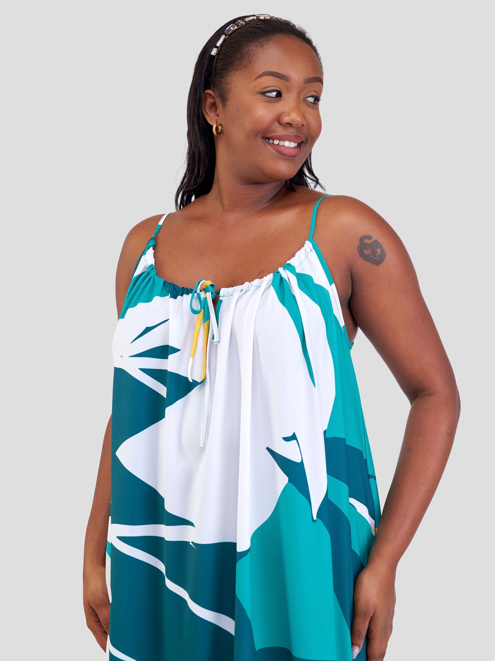 Vivo Sarabi Strappy Flounce Maxi Dress - Teal / Yellow Print